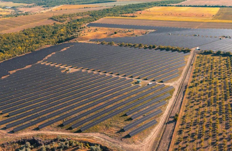 How Solar Batteries Transform Modern Farming Operations?