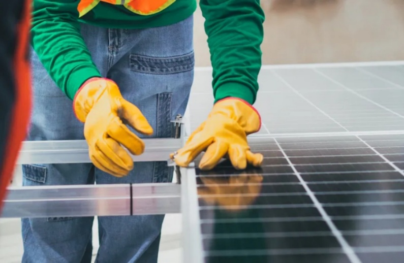 Portable Solar Energy Storage System For Construction Sites